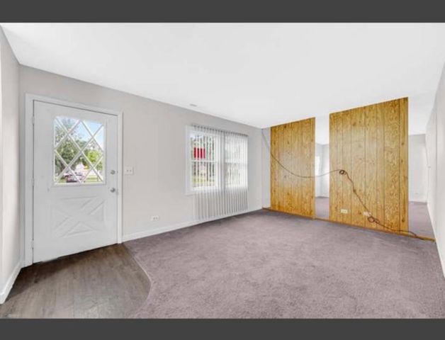 1765 Short Avenue, Streamwood, IL 60107