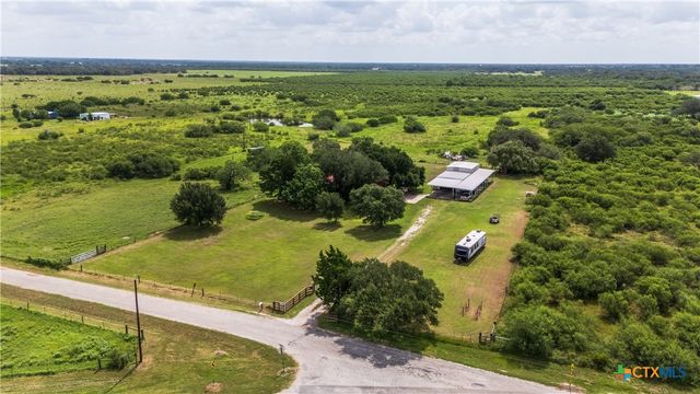 39 Lassman Road, Goliad, TX 77963