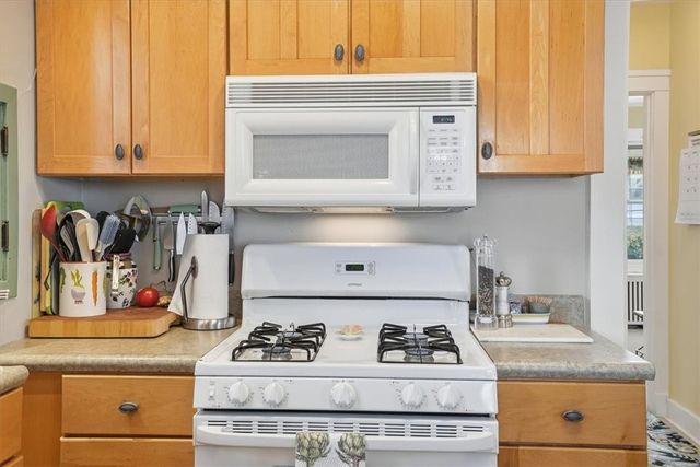 947 Kennebec St, Greenfield, PA 15217