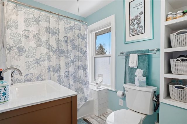 947 Kennebec St, Greenfield, PA 15217