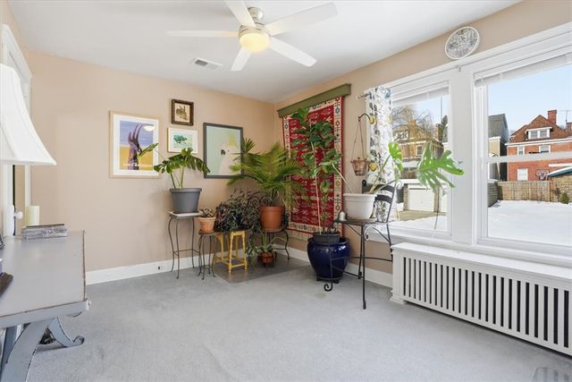 947 Kennebec St, Greenfield, PA 15217