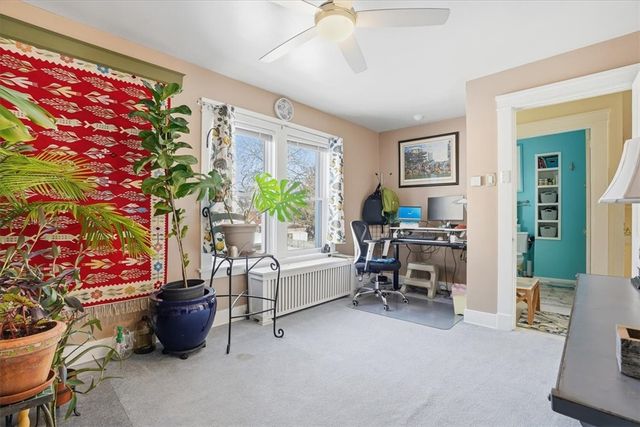 947 Kennebec St, Greenfield, PA 15217