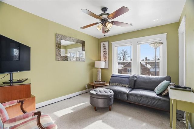 947 Kennebec St, Greenfield, PA 15217