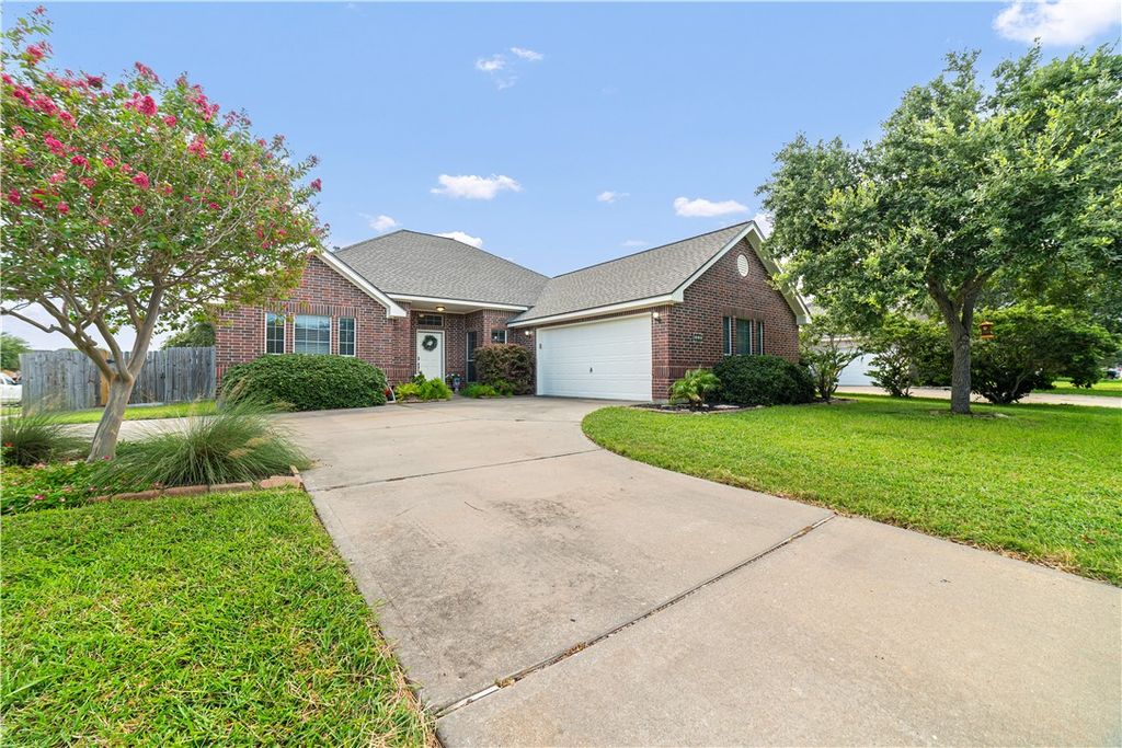 336 Lema Dr, Portland, TX 78374