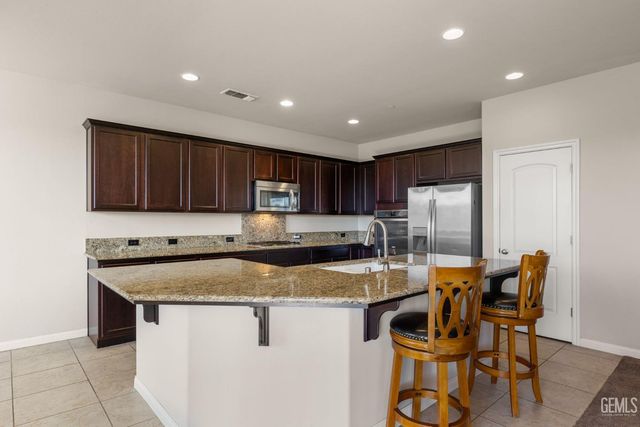 14705 Yellow Lupine Drive, Bakersfield, CA 93314