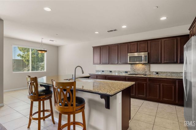 14705 Yellow Lupine Drive, Bakersfield, CA 93314