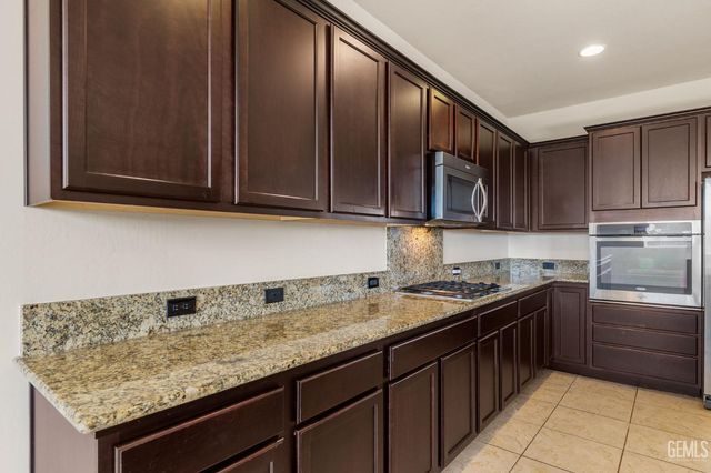 14705 Yellow Lupine Drive, Bakersfield, CA 93314