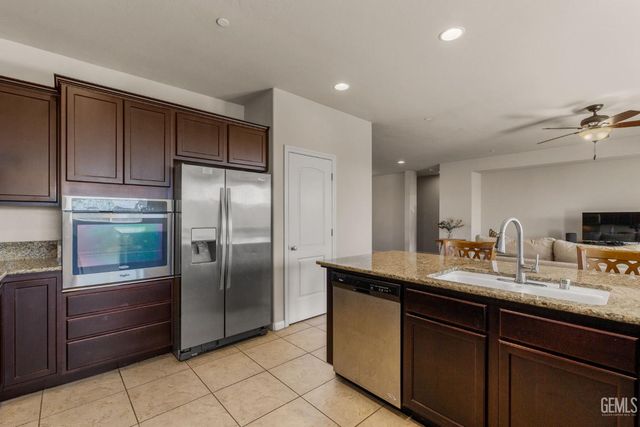 14705 Yellow Lupine Drive, Bakersfield, CA 93314