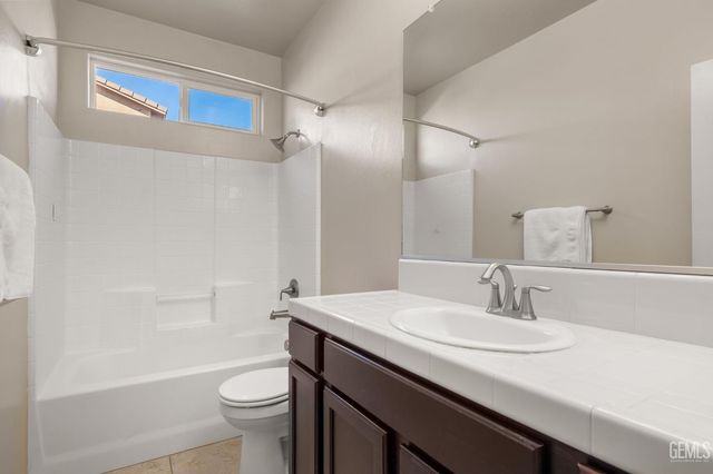 14705 Yellow Lupine Drive, Bakersfield, CA 93314