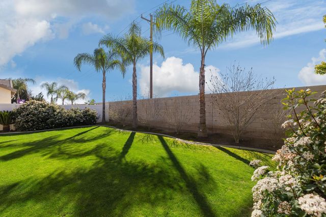 14705 Yellow Lupine Drive, Bakersfield, CA 93314