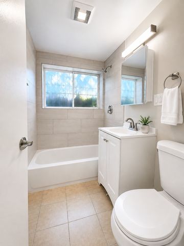 6019 N Fairfield Avenue G, Chicago, IL 60659