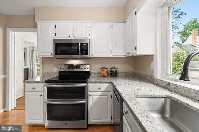 11704 HITCHING POST LN, North Bethesda, MD 20852