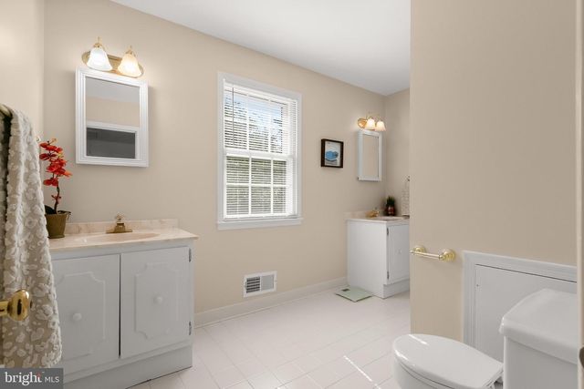 11704 HITCHING POST LN, North Bethesda, MD 20852