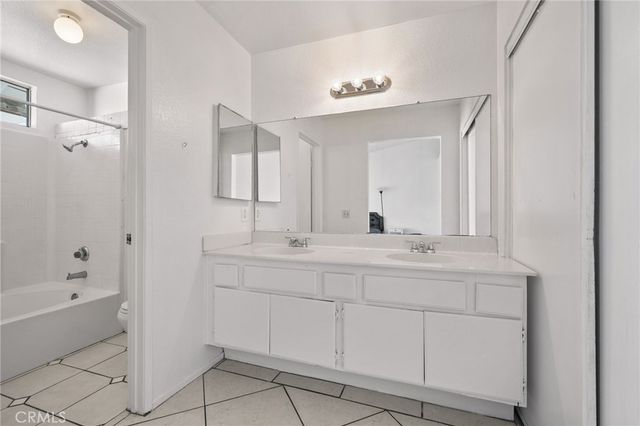 14422 Hillcrest, Fontana, CA 92337