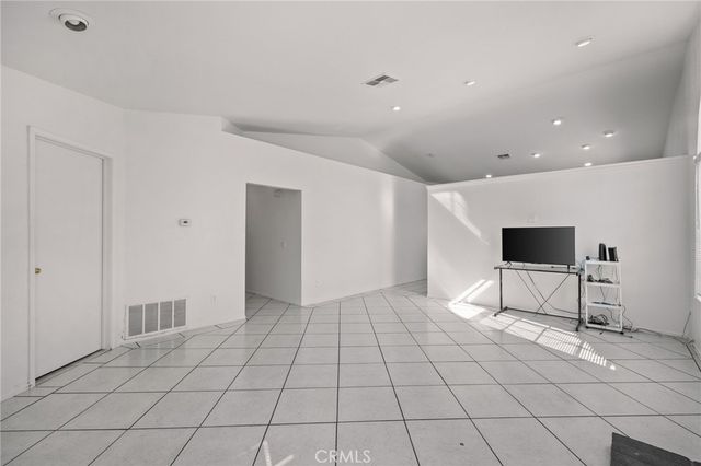 14422 Hillcrest, Fontana, CA 92337