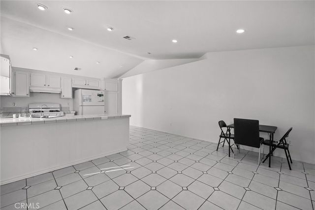 14422 Hillcrest, Fontana, CA 92337