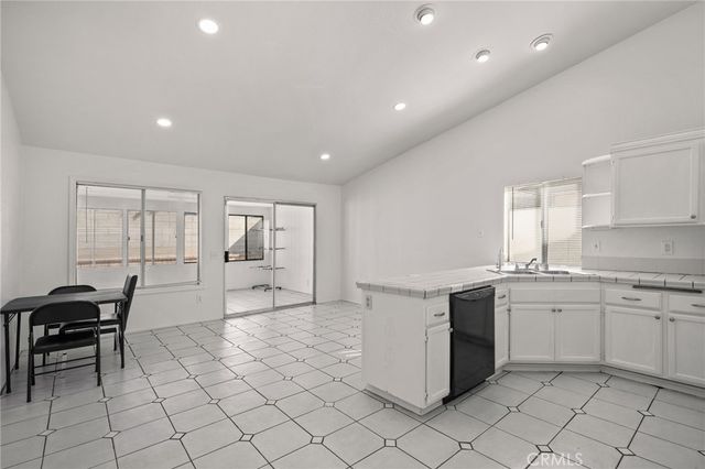 14422 Hillcrest, Fontana, CA 92337