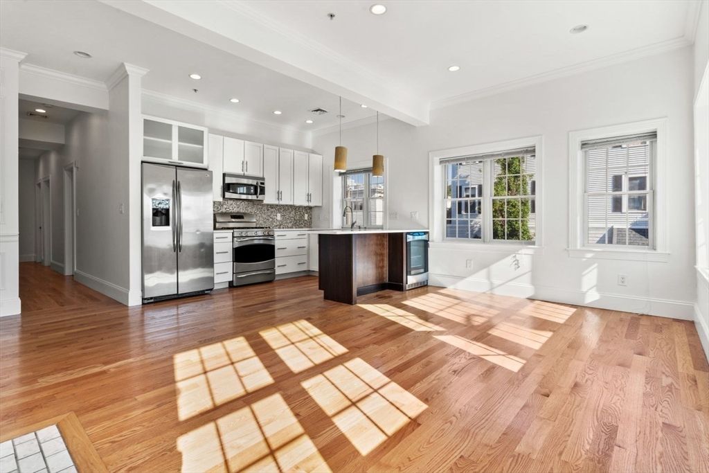 823 East Sixth Street 3, Boston, MA 02127