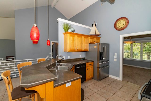 8065 S Westfield Trail, Columbia City, IN 46725
