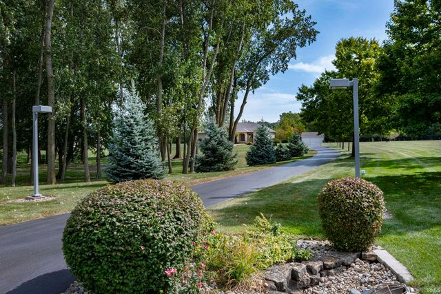 8065 S Westfield Trail, Columbia City, IN 46725