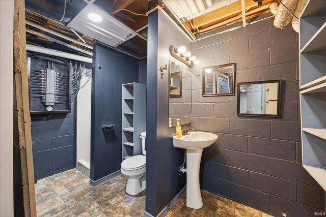 210 W Main Street, Worthington, IN 47471