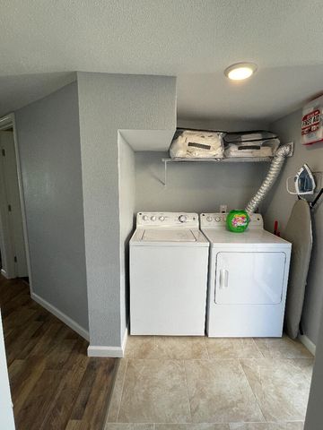 2254 N Travis Avenue, Springfield, MO 65803