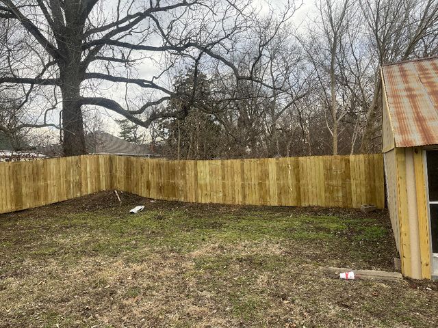 2254 N Travis Avenue, Springfield, MO 65803