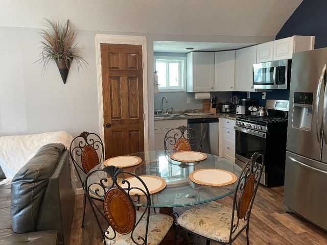 2254 N Travis Avenue, Springfield, MO 65803