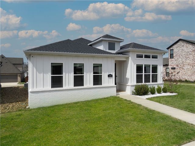 6300 SW Luna Lane, Bentonville, AR 72713