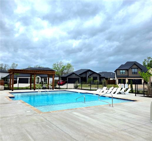 6300 SW Luna Lane, Bentonville, AR 72713