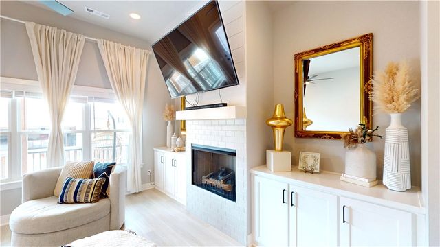 6300 SW Luna Lane, Bentonville, AR 72713