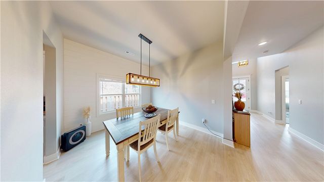 6300 SW Luna Lane, Bentonville, AR 72713