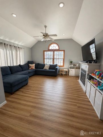 13 W Park Avenue W, Avenel, NJ 07001