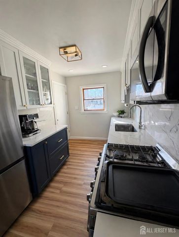 13 W Park Avenue W, Avenel, NJ 07001