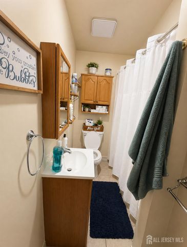 13 W Park Avenue W, Avenel, NJ 07001