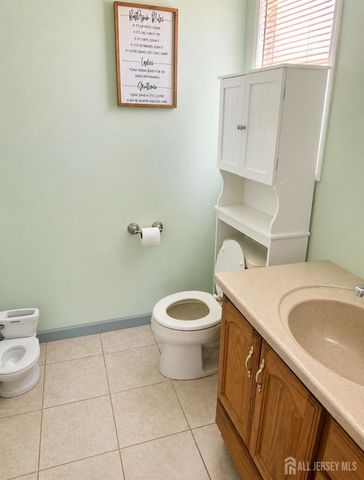 13 W Park Avenue W, Avenel, NJ 07001