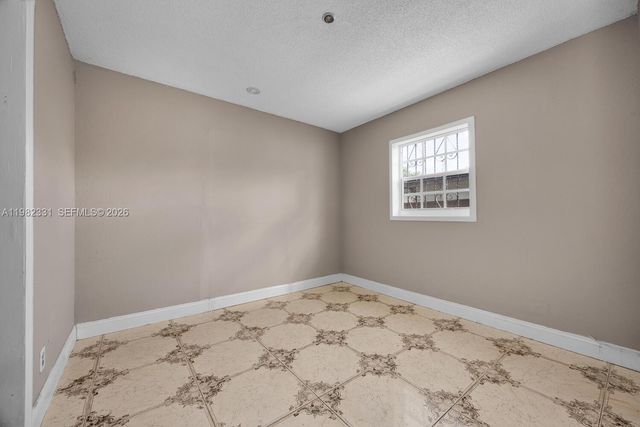 3853 NW 209th St, Miami Gardens, FL 33055