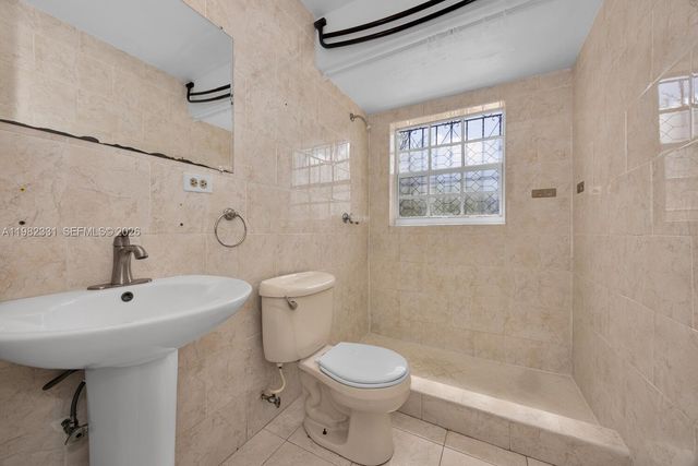 3853 NW 209th St, Miami Gardens, FL 33055