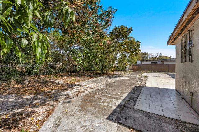 3853 NW 209th St, Miami Gardens, FL 33055