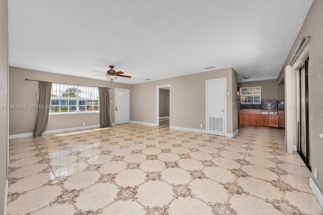 3853 NW 209th St, Miami Gardens, FL 33055