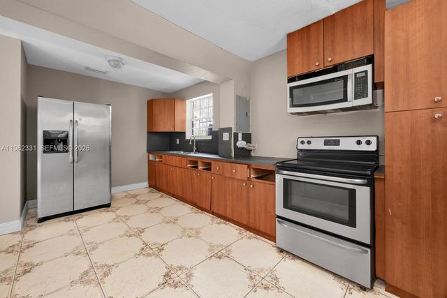 3853 NW 209th St, Miami Gardens, FL 33055