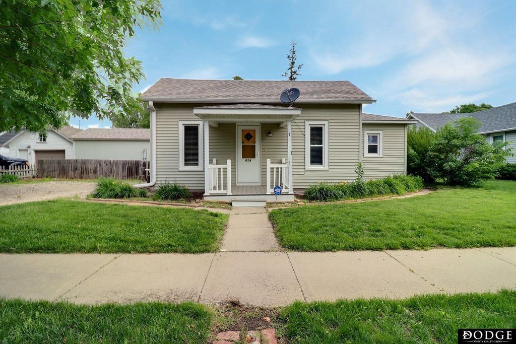 614 E Linden Avenue, Fremont, NE 68025