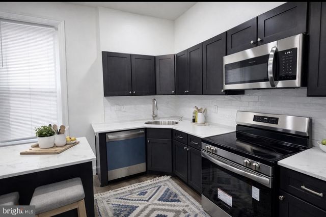 4733 CEDAR AVE, Philadelphia, PA 19143