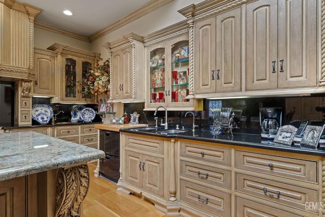 705 Harrisburg Street, Bakersfield, CA 93314