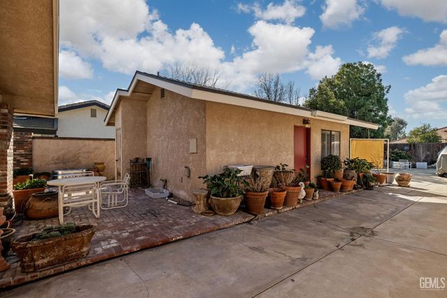 705 Harrisburg Street, Bakersfield, CA 93314