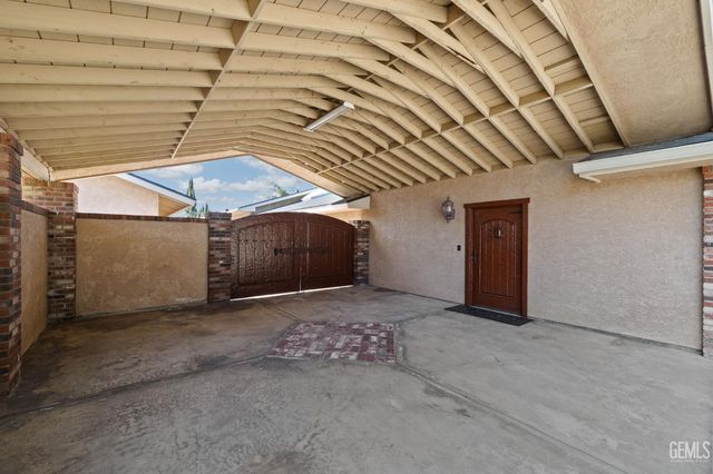 705 Harrisburg Street, Bakersfield, CA 93314