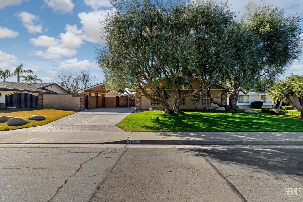 705 Harrisburg Street, Bakersfield, CA 93314