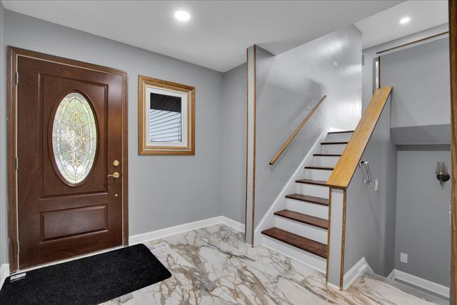 501 Lafayette Lane, Hoffman Estates, IL 60169
