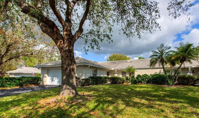 130 SOUTHAMPTON PLACE 360, Venice, FL 34293
