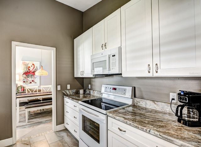 130 SOUTHAMPTON PLACE 360, Venice, FL 34293